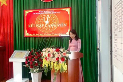 CHI BỘ TRƯỜNG MẦM NON PHONG LAN TỔ CHỨC LỄ KẾT NẠP ĐẢNG VIÊN.